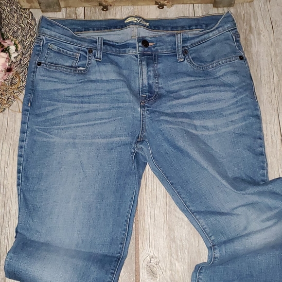 Old Navy Diva Jeans - Picture 2 of 6